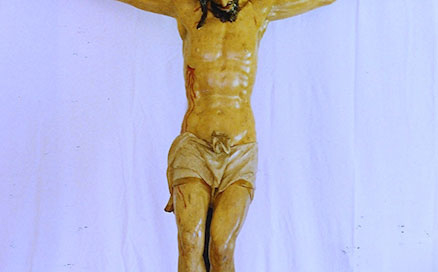 Restauro opera d'arte Crocifisso ligneo policromo